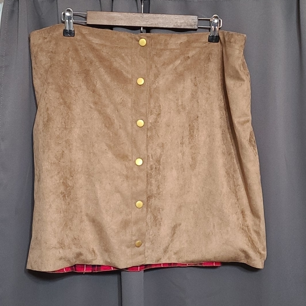 Reversible snap close skirt approx.‎ Size 18